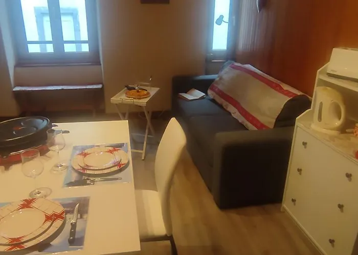 Au Coeur Du Village Apartment